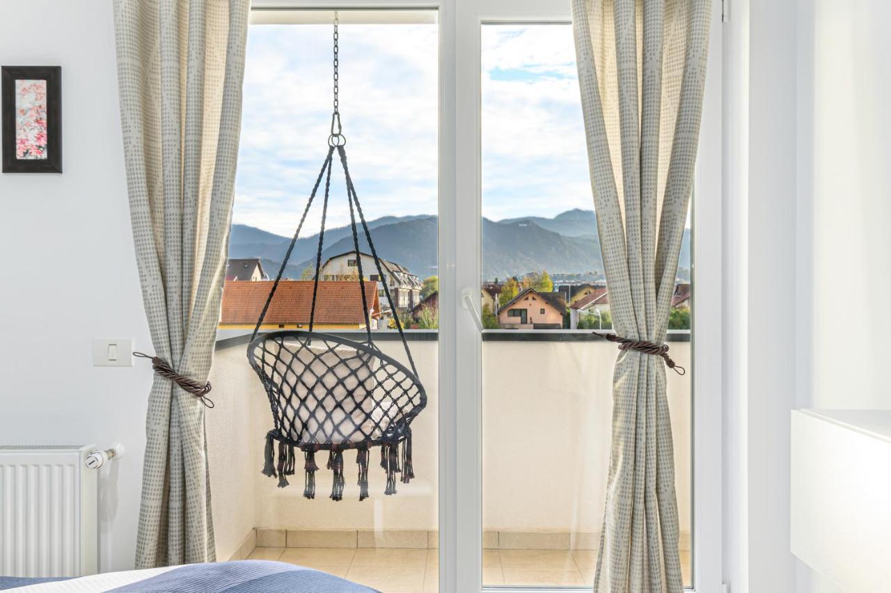 Cozy Apartment With View Brasov Sign Exterior foto
